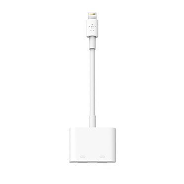 2_belkins-adapter-lets-listen-music-charge-iphone-7-9to5net-com