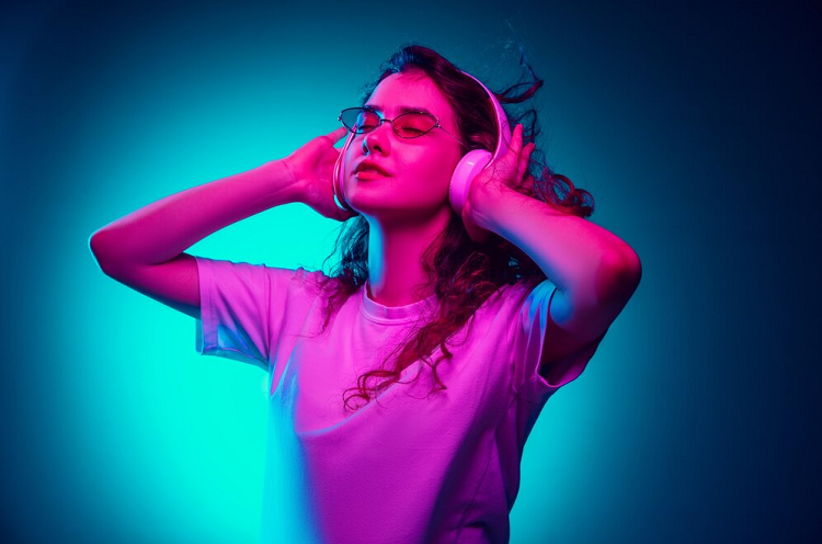 girl listening music