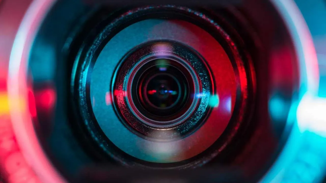 Features of Oeuvre Cameras Features of Oeuvre Cameras